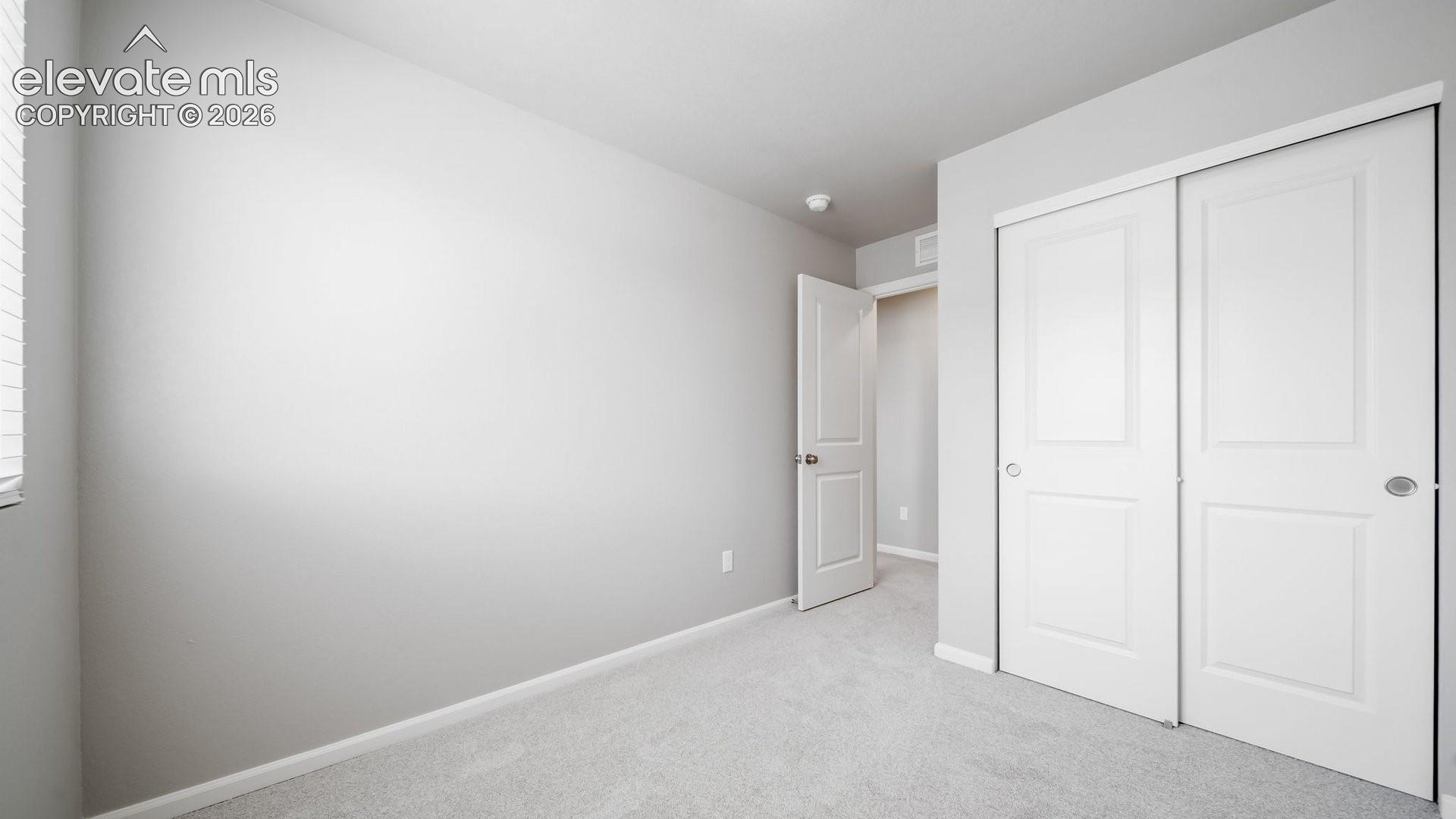 Listing photo 10 for 5660 Bowerman Lane