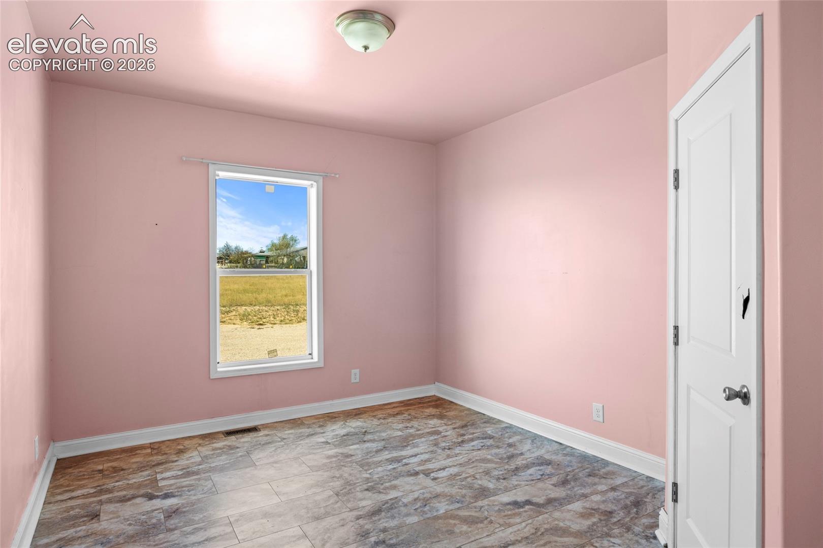 Listing photo 29 for 842 Spotted Owl Way