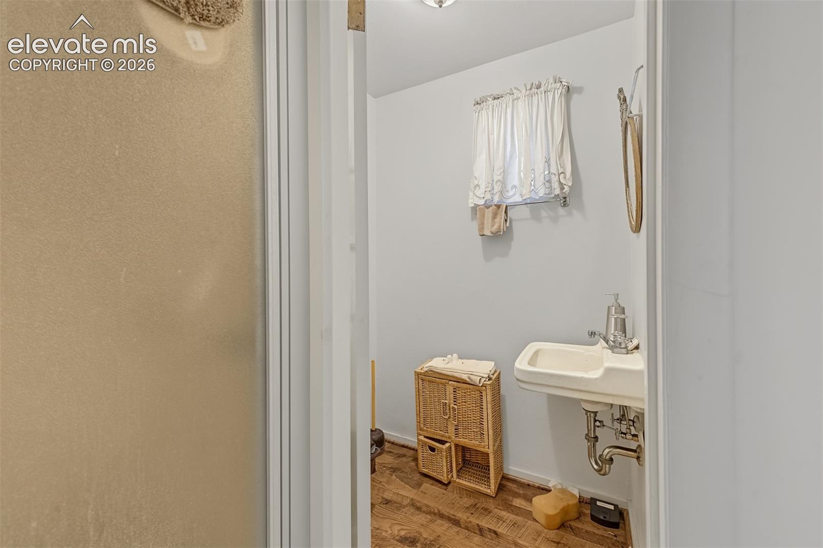 Listing photo 19 for 116 E Columbia Street