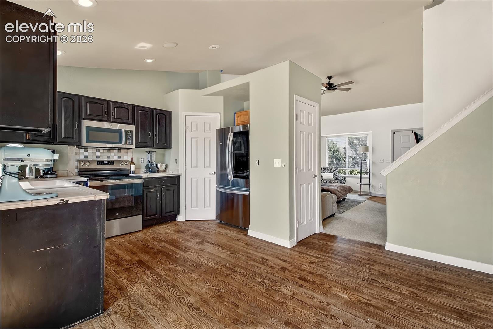 Listing photo 7 for 7358 Maybeck View