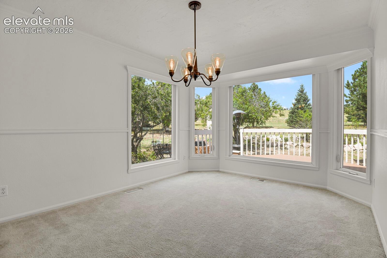 Listing photo 8 for 916 W Caribou Drive