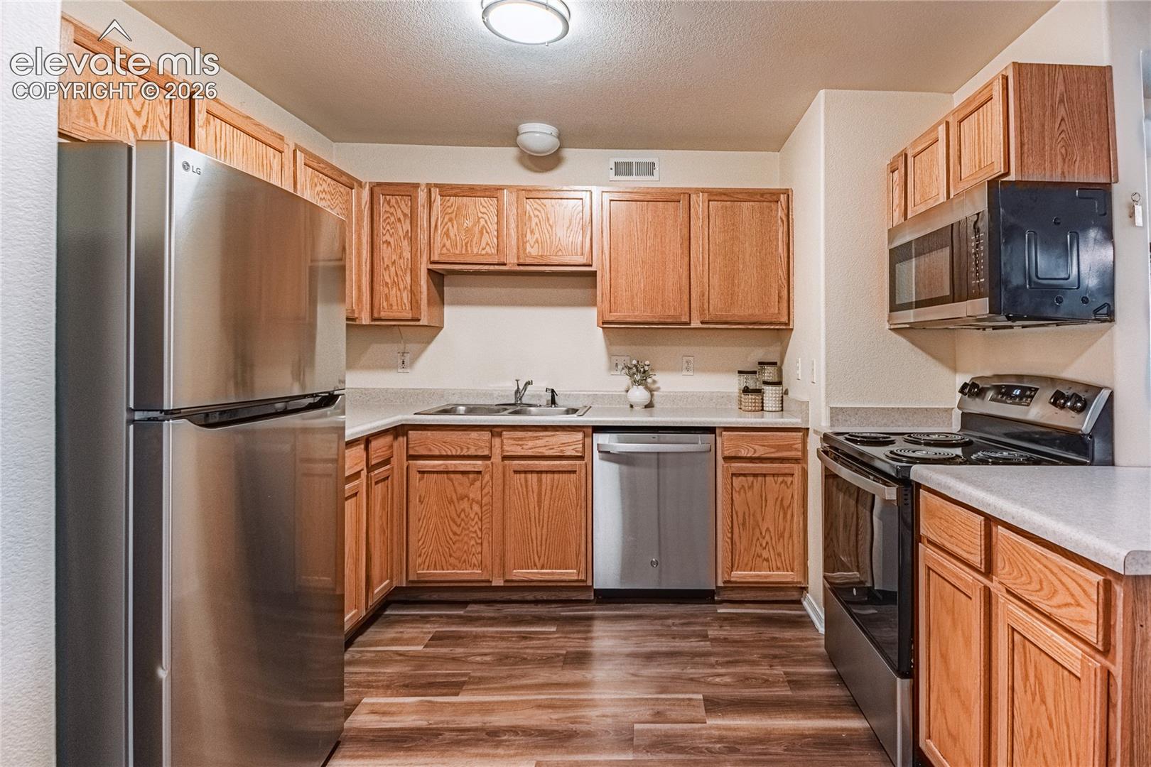 6755 Delmonico Drive, photo 16