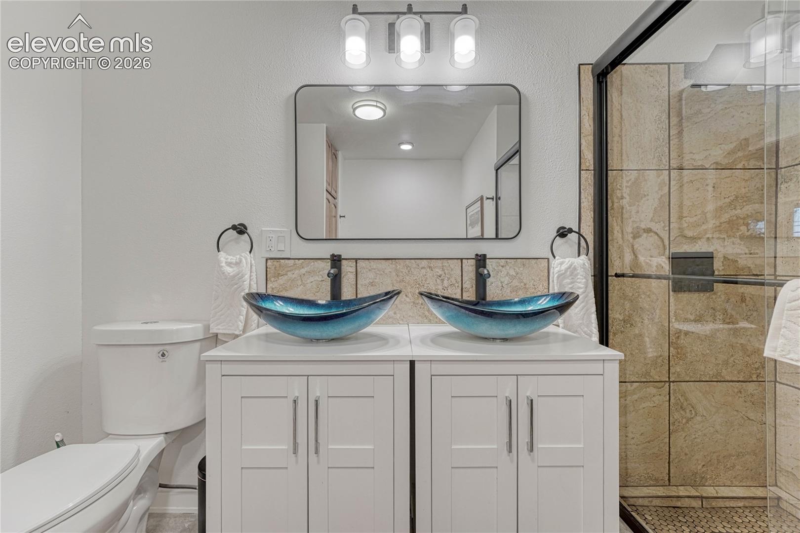 Listing photo 16 for 1221 E Madison Street