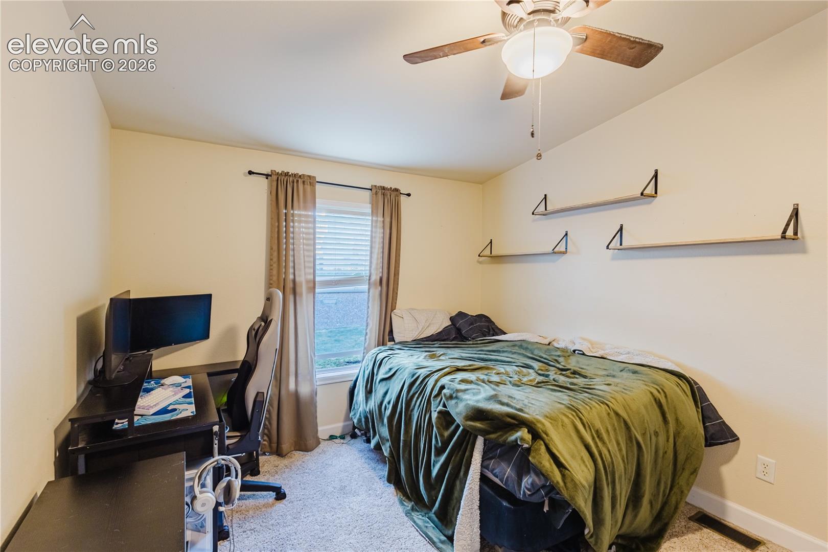 Listing photo 9 for 4096 Gray Fox Heights