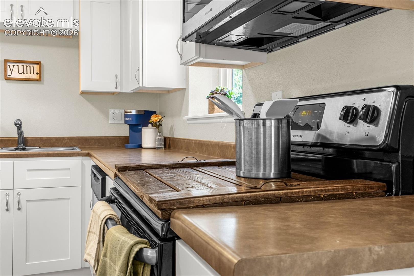 Listing photo 10 for 982 Candlestar Loop
