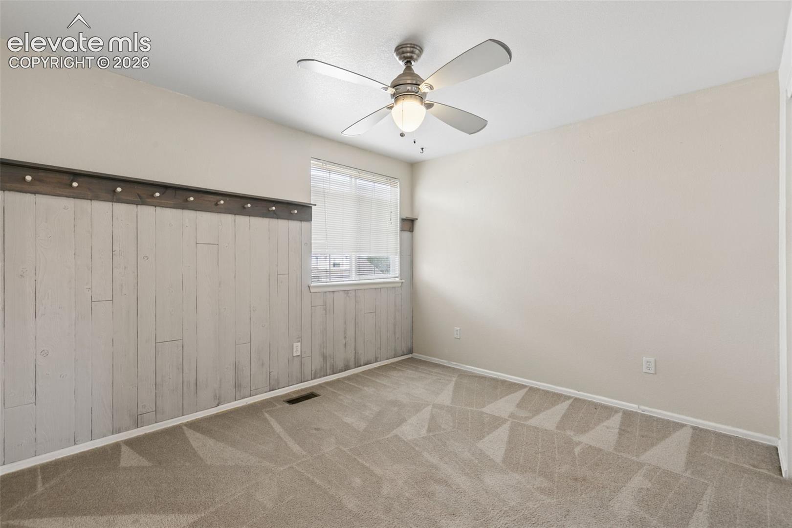 Listing photo 30 for 9197 Oakmont Road