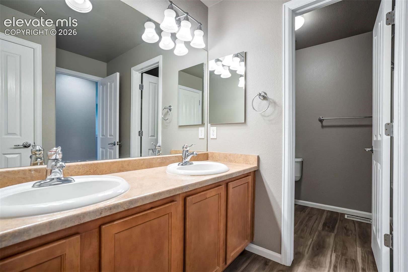 Listing photo 33 for 7303 Sandy Springs Point