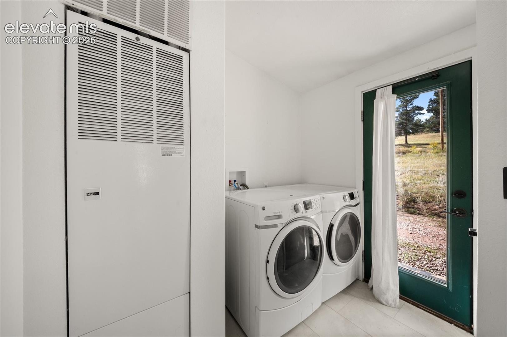 Listing photo 16 for 464 Hackamore Drive