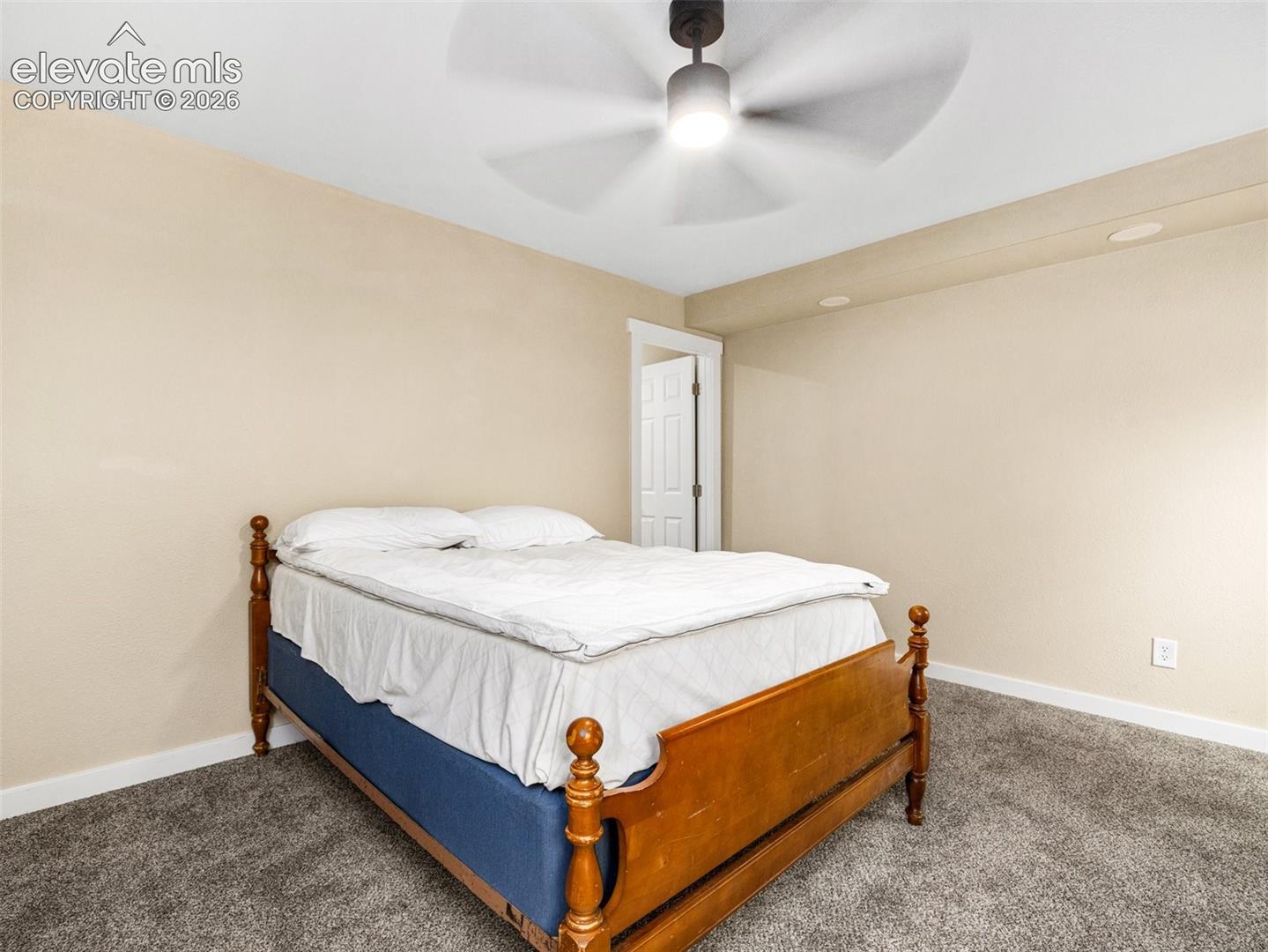 Listing photo 11 for 1219 Pine Street