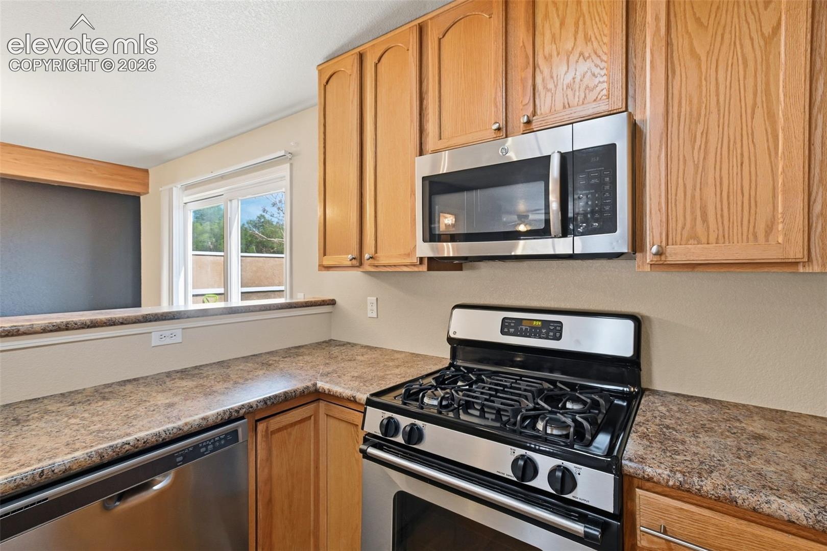 2310 La Salle Street, photo 10