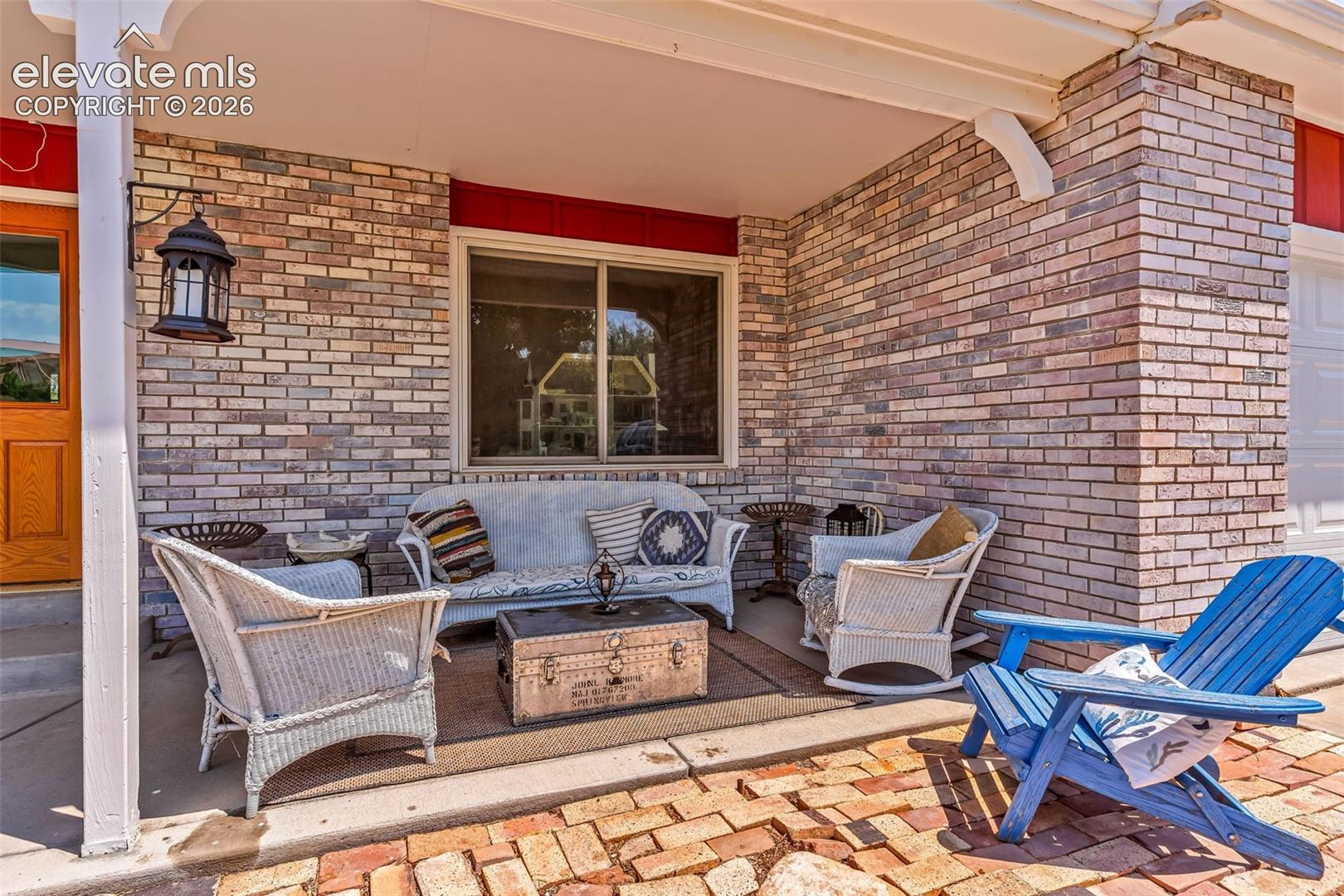 Listing photo 3 for 1004 Ridgeview Place
