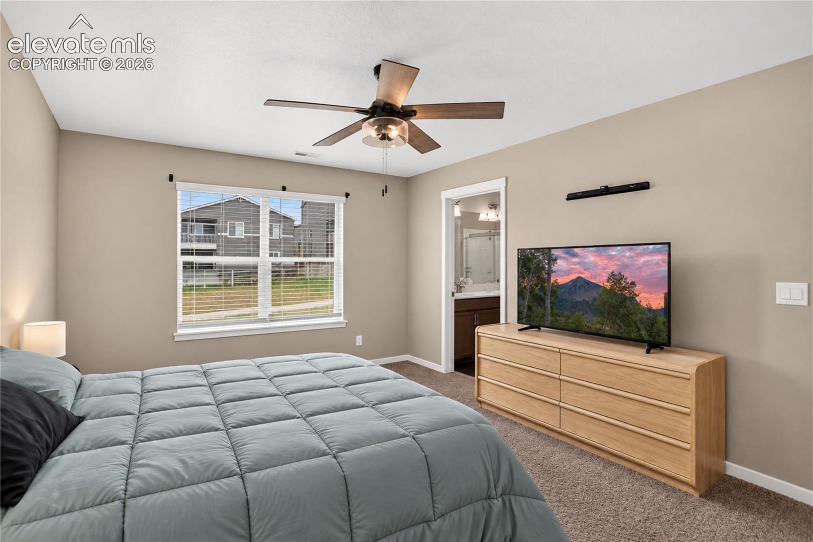 Listing photo 13 for 2051 Rosette Lane