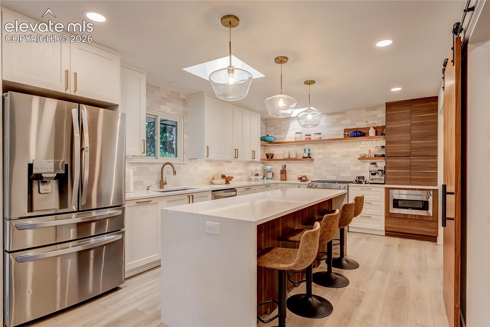 Listing photo 10 for 3981 S Hillcrest Drive