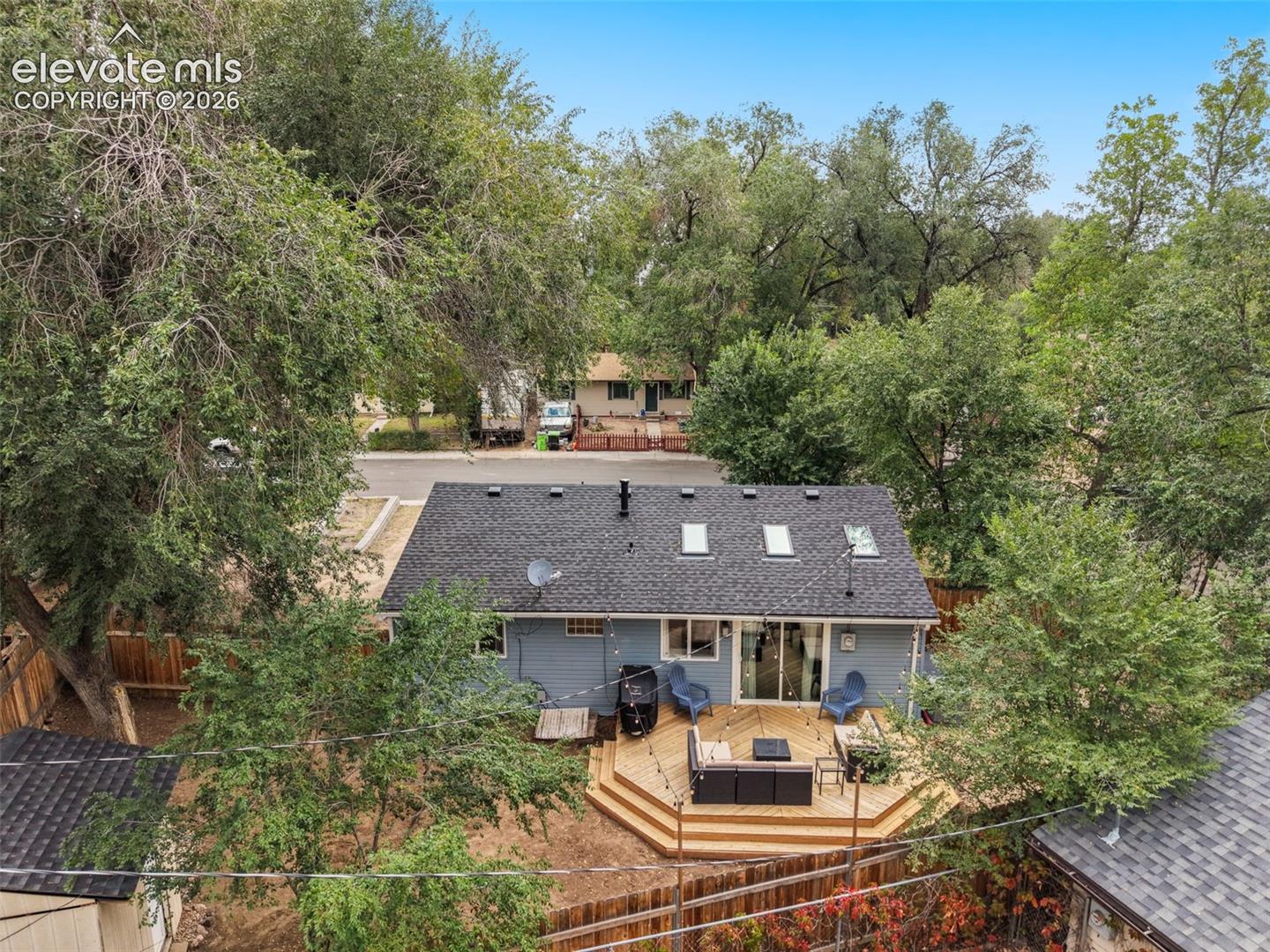 Listing photo 32 for 2110 Frontier Drive