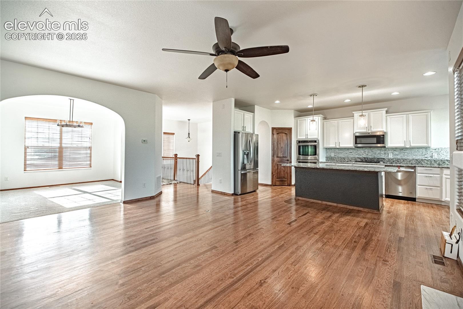 Listing photo 10 for 11824 Black Hills Drive