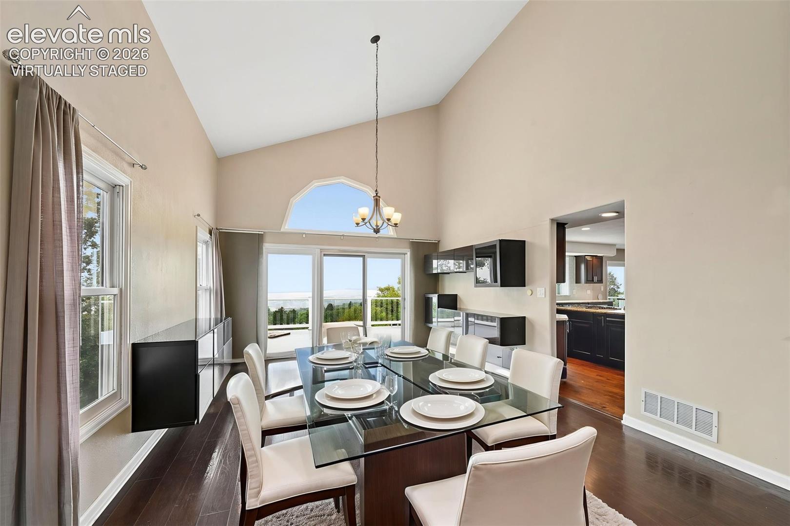 Listing photo 8 for 5365 Broadmoor Bluffs Drive