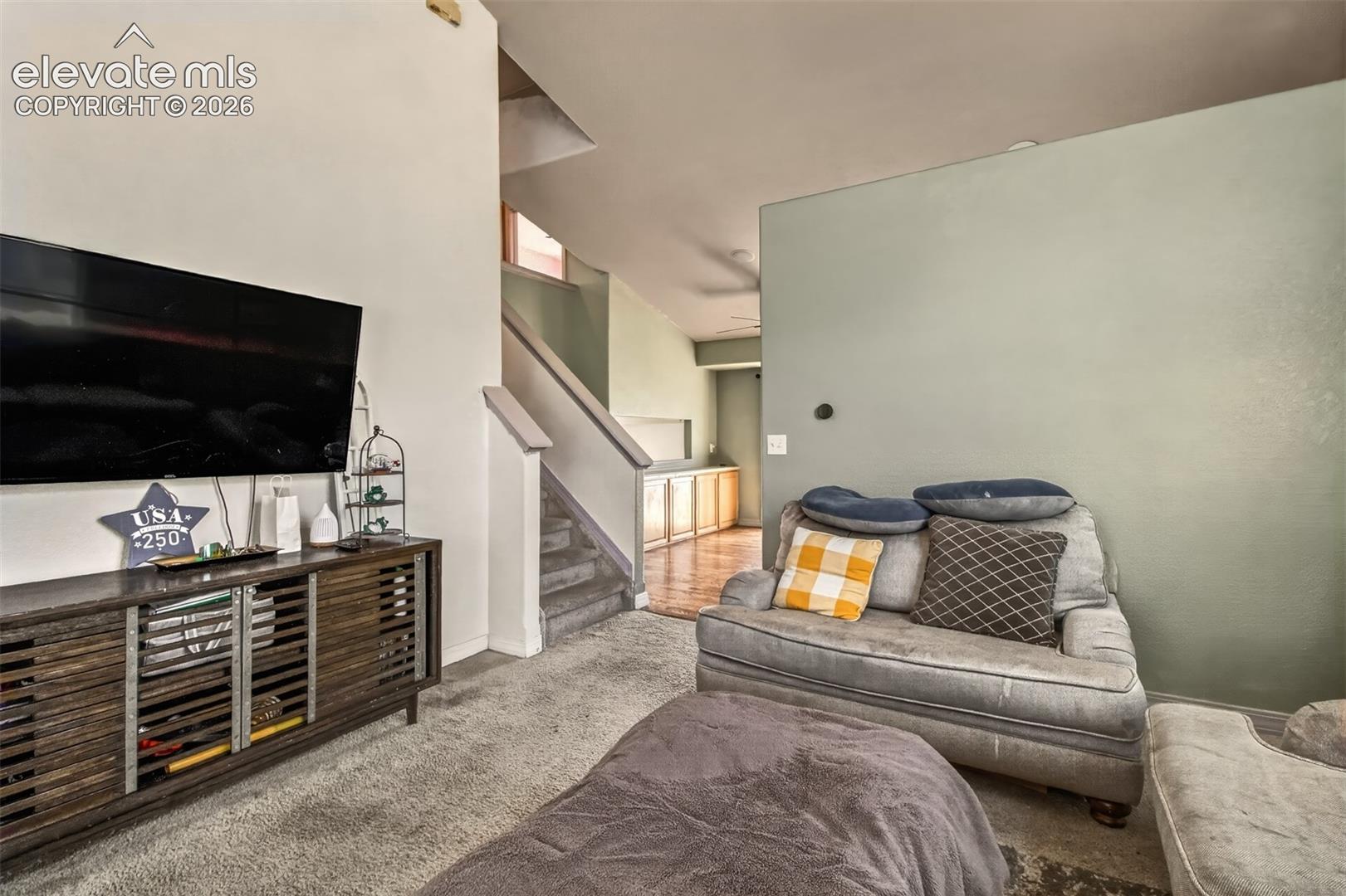 Listing photo 4 for 7358 Maybeck View