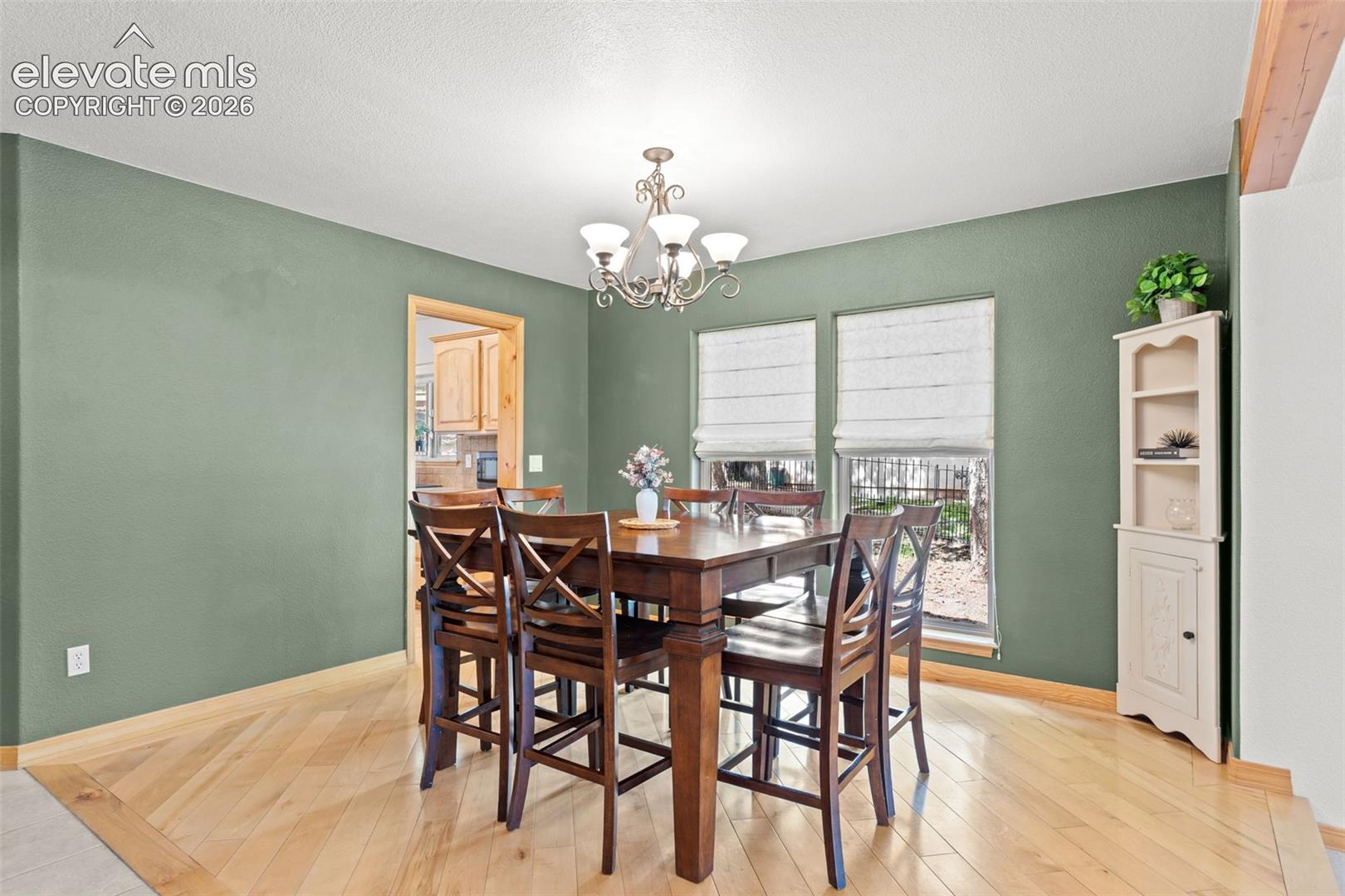 Listing photo 7 for 1215 Karen Lane