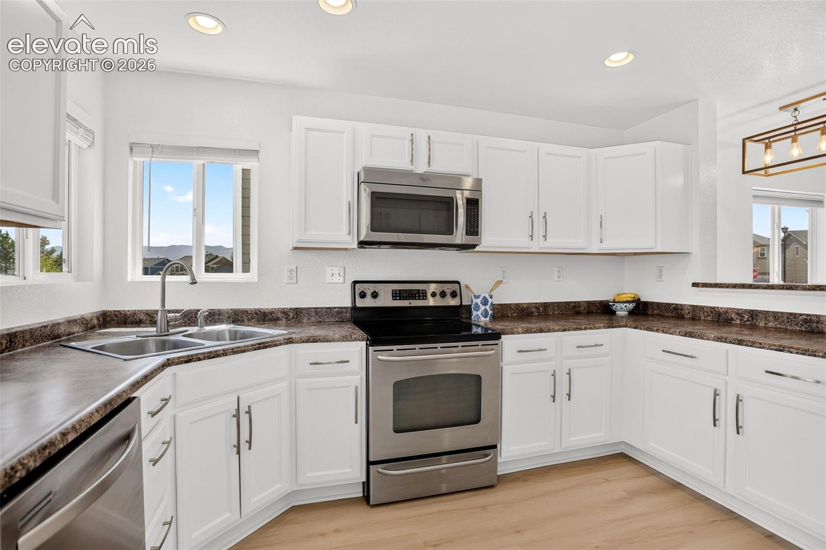 Listing photo 21 for 1363 Yellow Granite Way