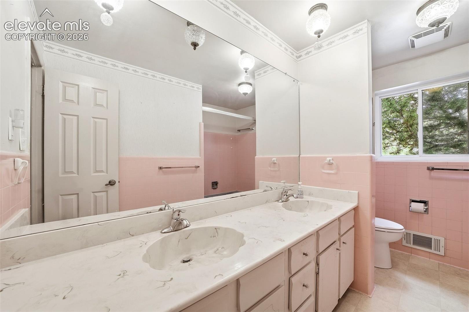 Listing photo 17 for 1406 Iowa Avenue