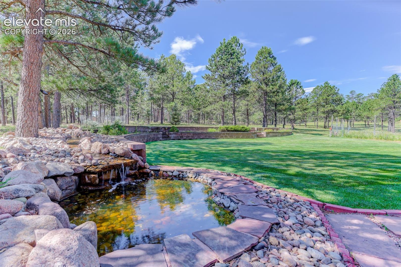 Listing photo 13 for 11570 Milford Road