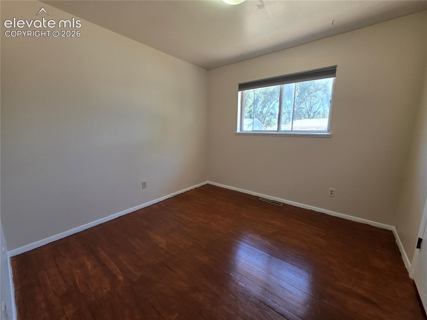 Listing photo 9 for 605 Del Norte Street