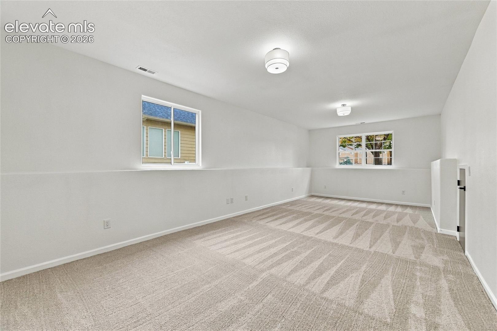 Listing photo 5 for 1921 Flintshire Street