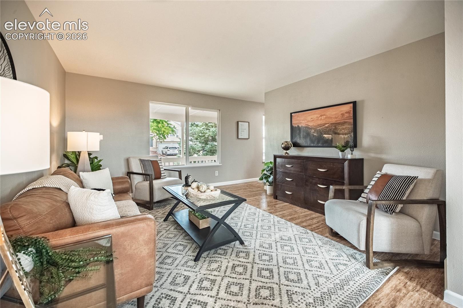 Listing photo 7 for 4325 Ramblewood Drive