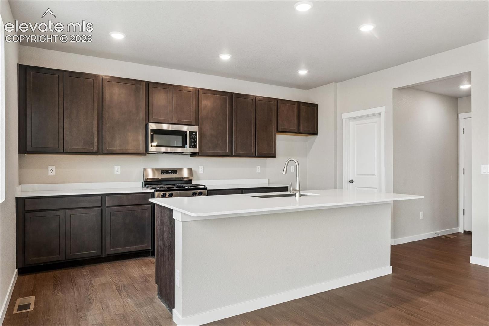 Listing photo 2 for 9708 Blaurock Drive