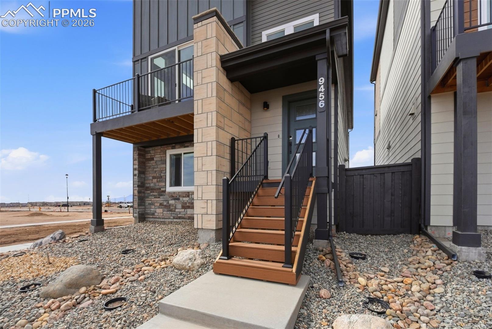 9456 Traveler Terrace, photo 2