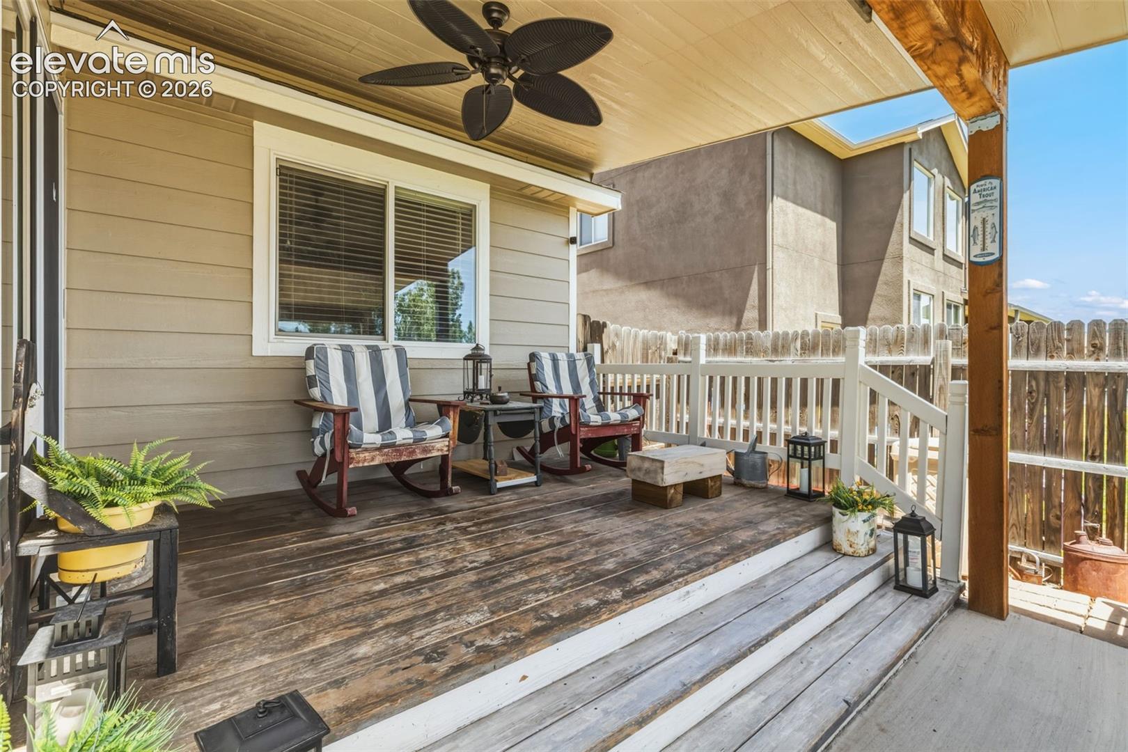 Listing photo 6 for 9197 Oakmont Road