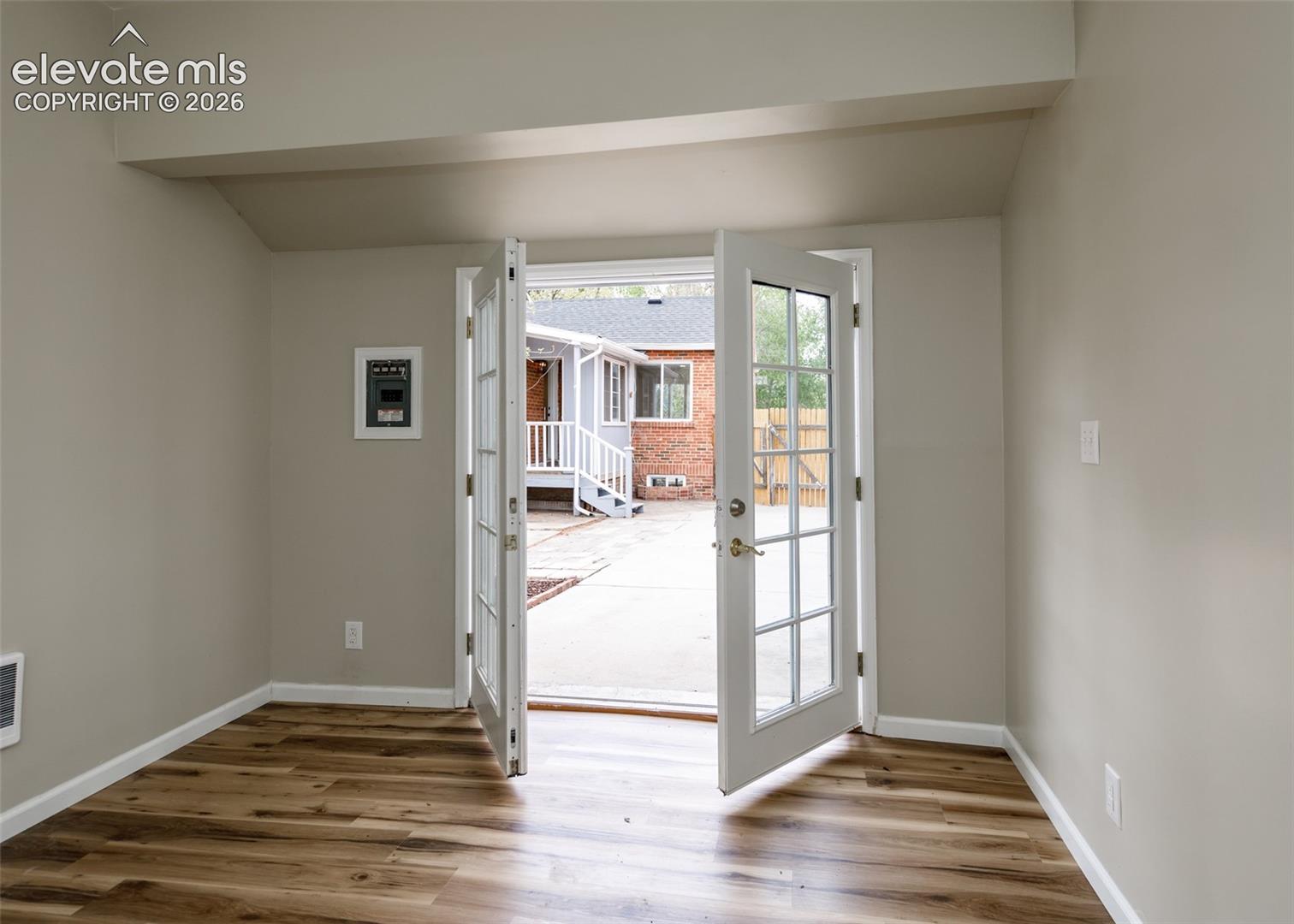 Listing photo 42 for 1306 W Abriendo Avenue