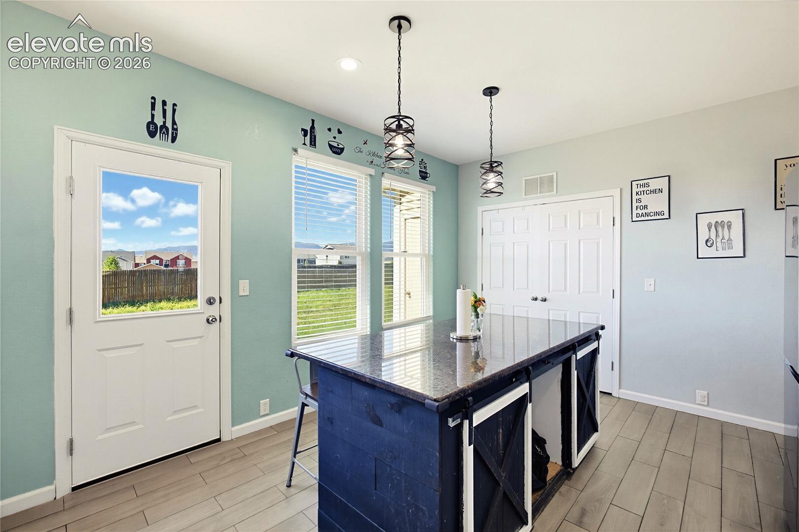 Listing photo 14 for 7383 Countryside Grove