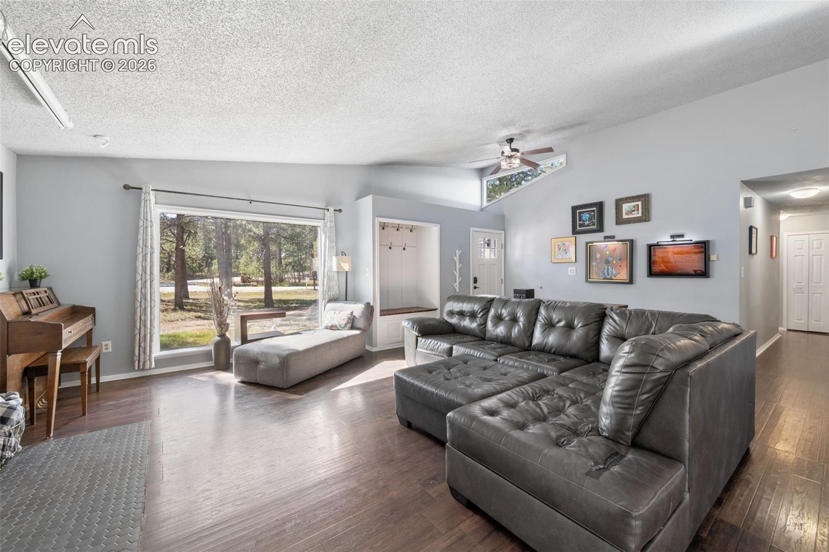 Listing photo 8 for 14015 Timber Grove Lane
