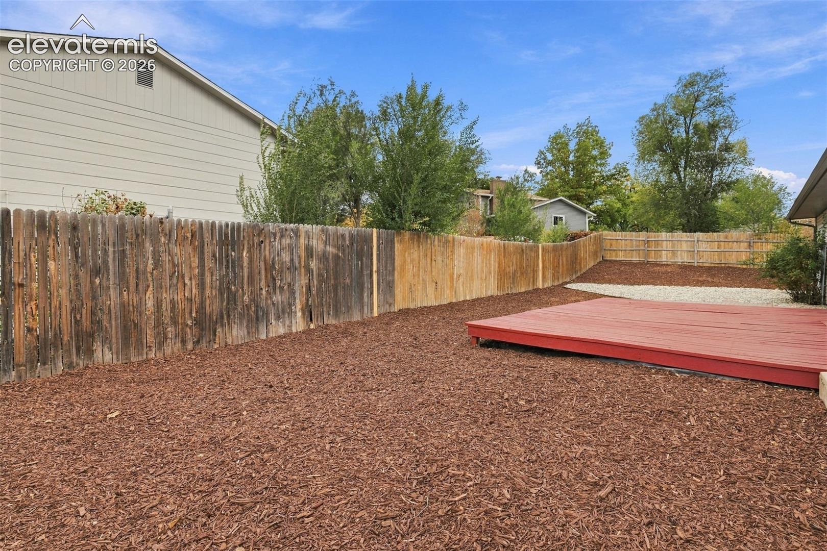 Listing photo 31 for 1070 Applewood Drive