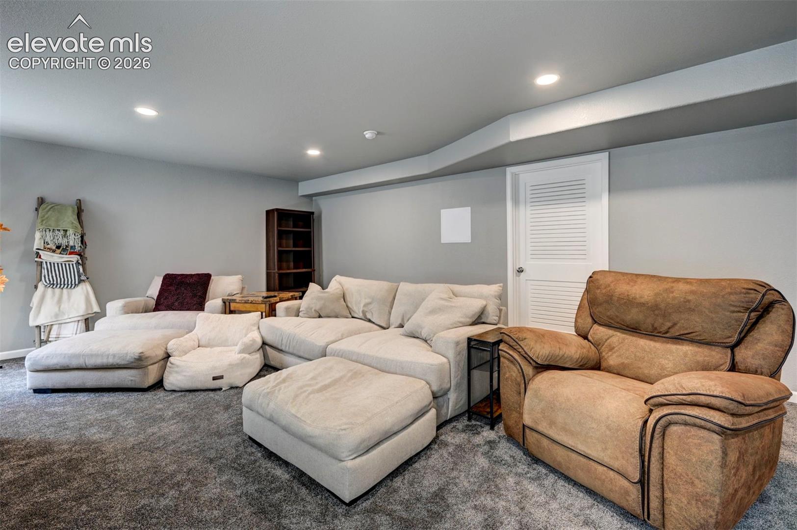 Listing photo 35 for 9428 Torecco Court