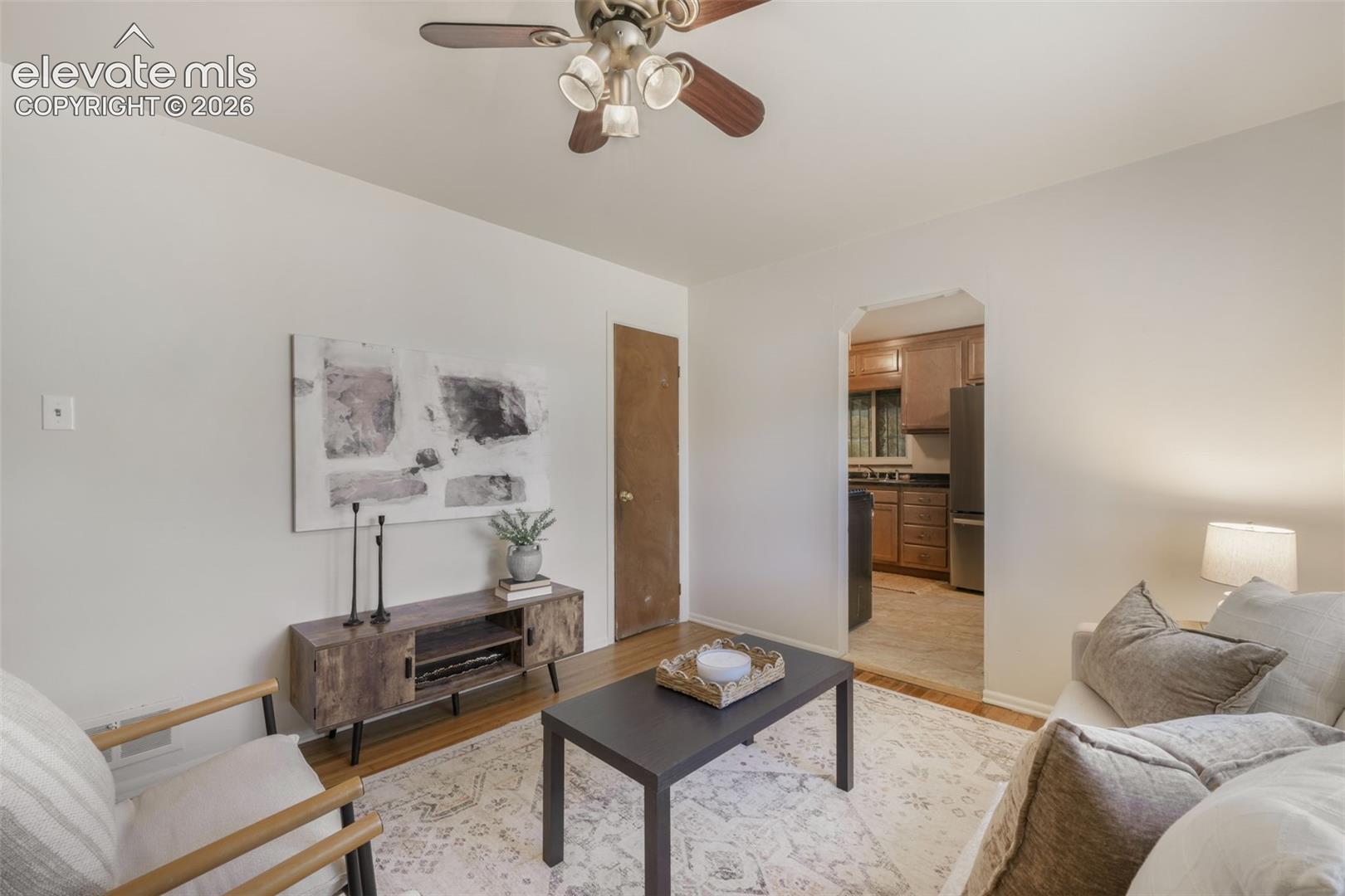 Listing photo 5 for 920 S Canosa Court