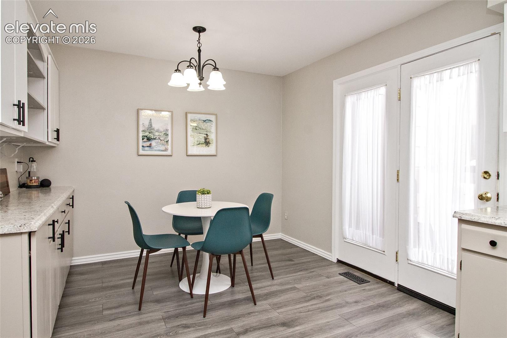 Listing photo 11 for 4755 Picturesque Drive