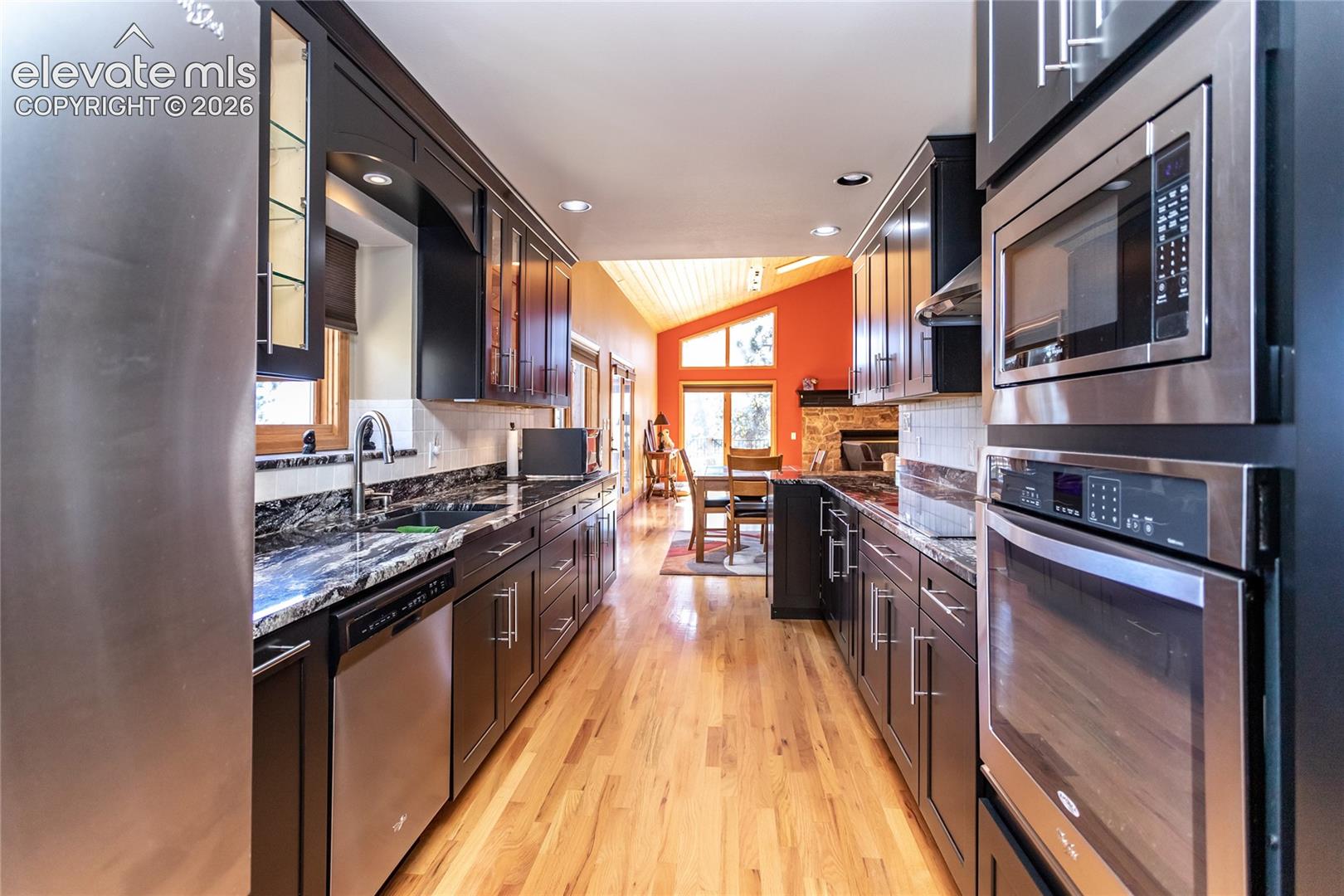 Listing photo 14 for 1325 Kings Crown Road