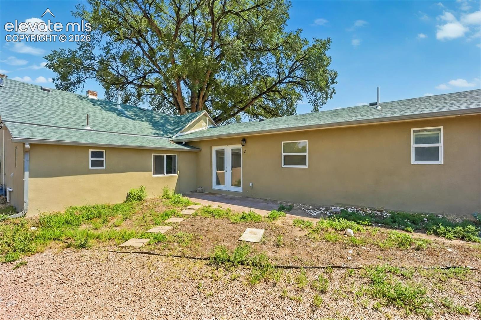 Listing photo 3 for 35270 Ford Road