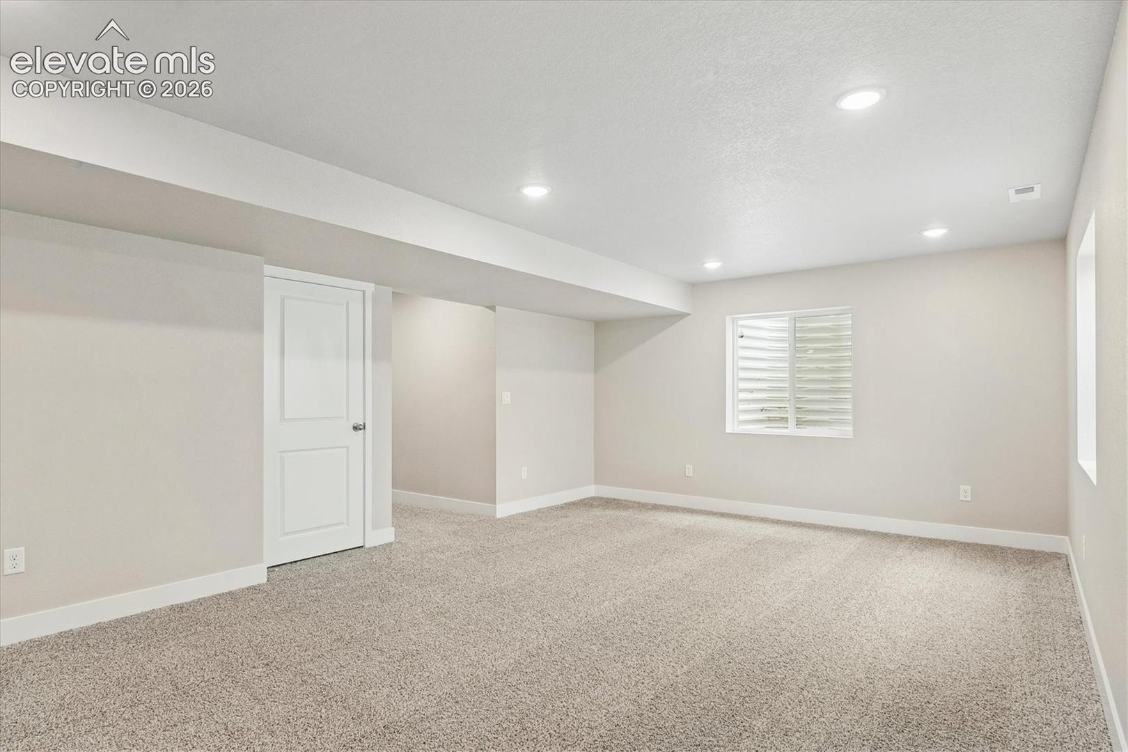 Listing photo 19 for 9695 Blaurock Drive
