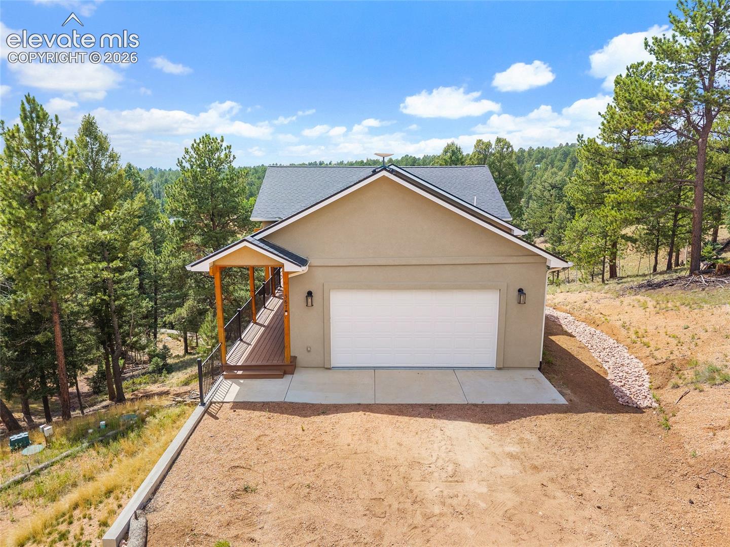 Listing photo 2 for 367 Cottonwood Lake Drive