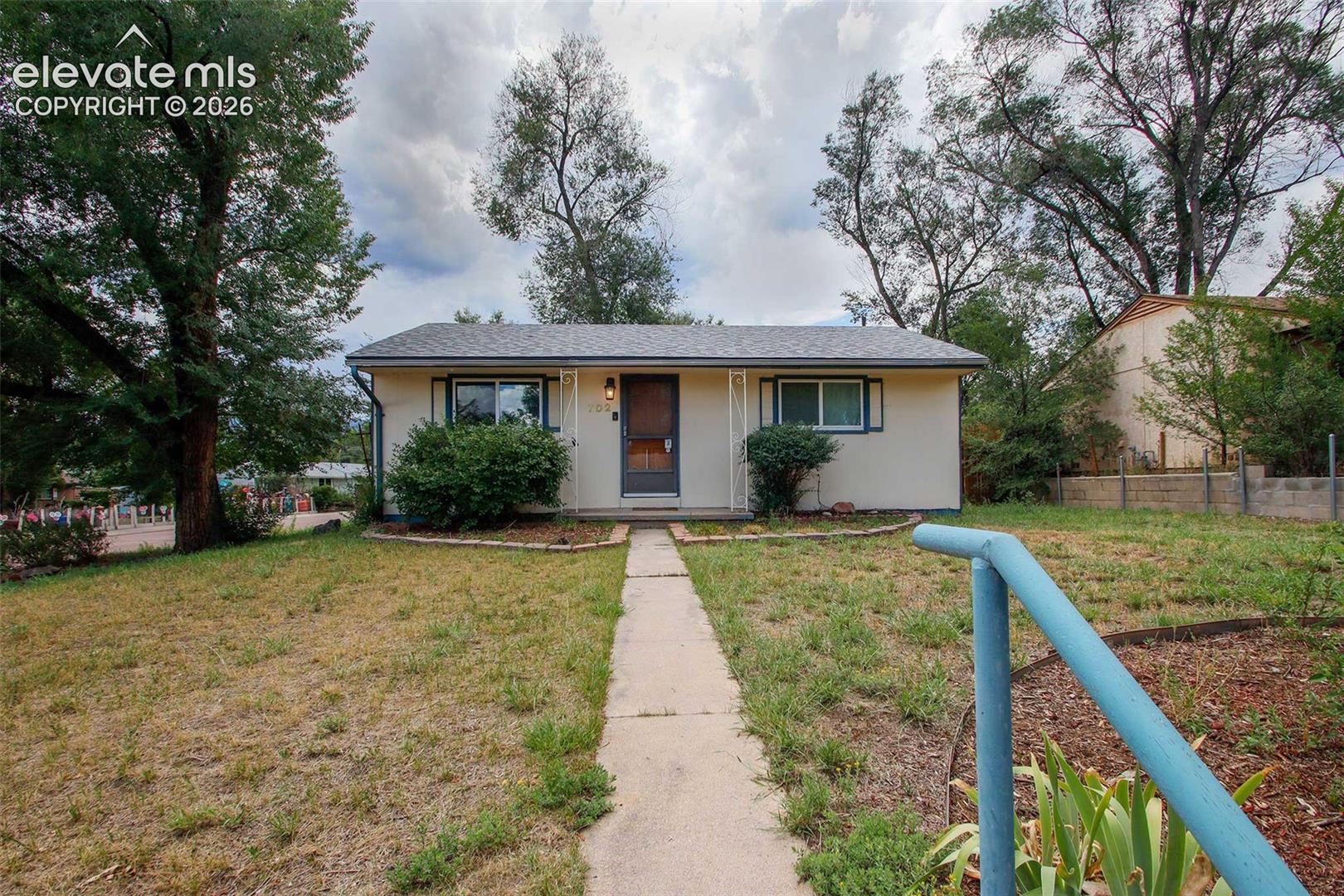 Listing photo 5 for 702 Erie Road