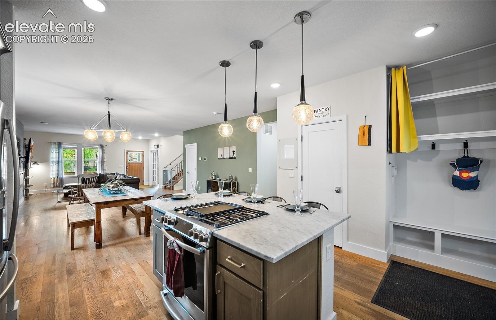 Listing photo 13 for 1007 E Boulder Street