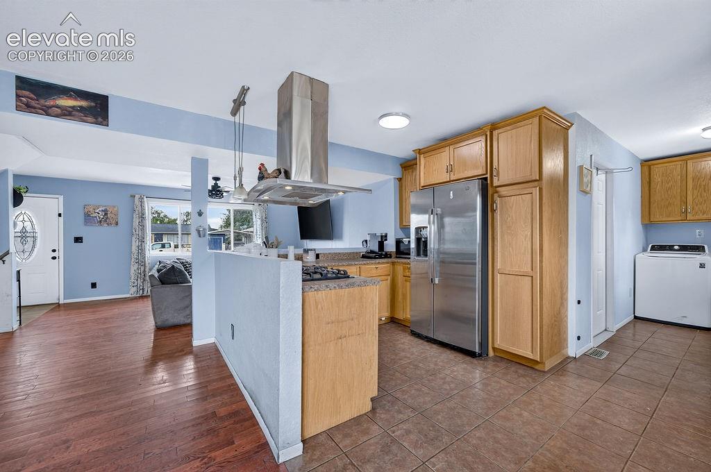 Listing photo 12 for 1345 Southmoor Drive