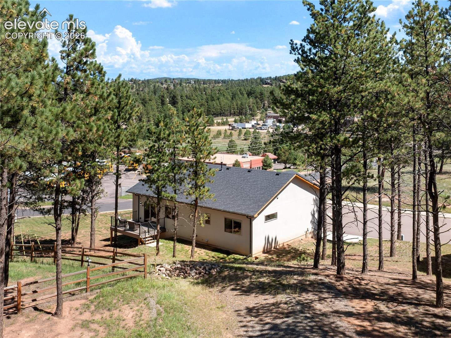 Listing photo 8 for 1382 Ridgestone Drive