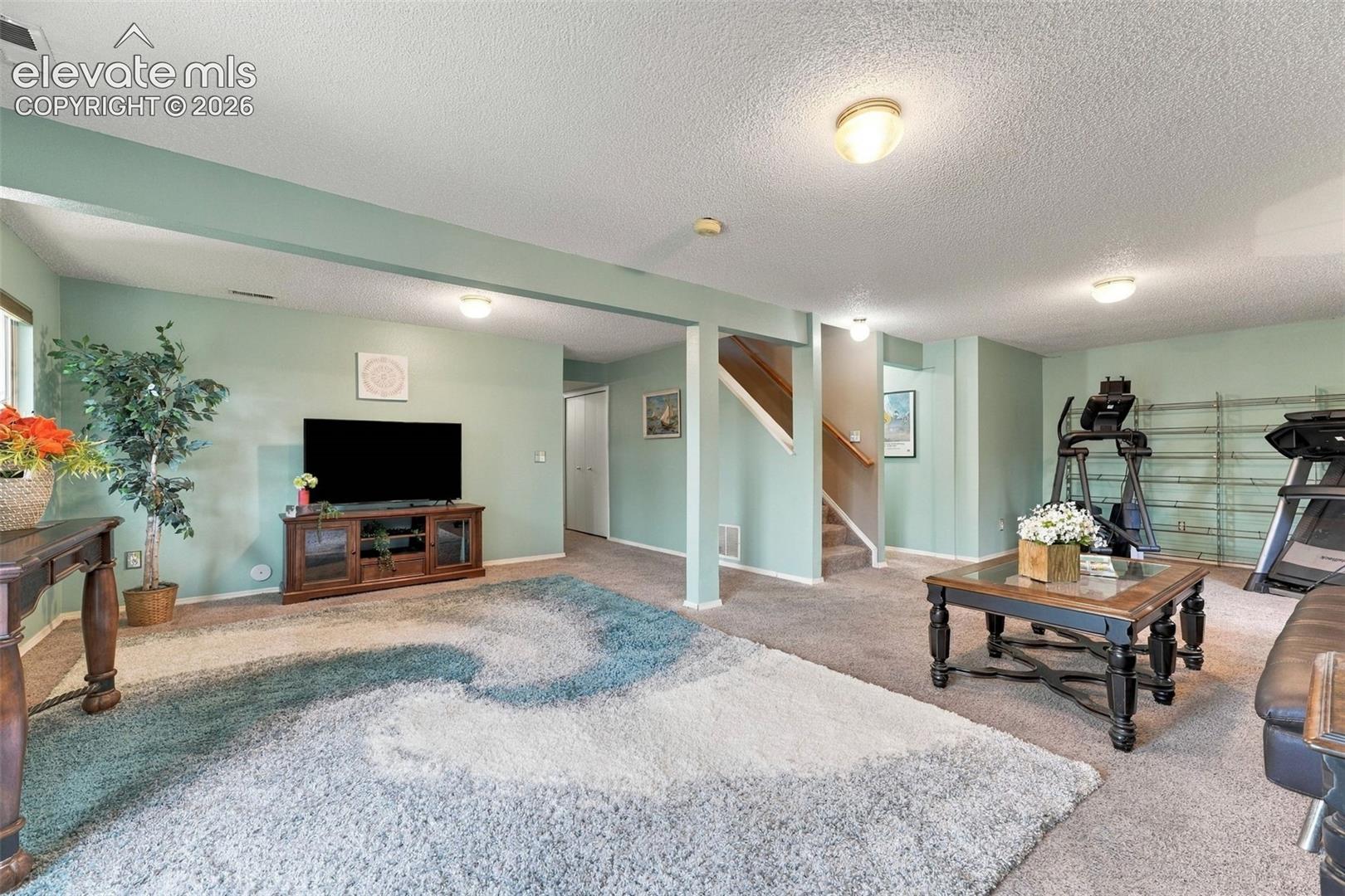 Listing photo 20 for 8140 Radcliff Drive