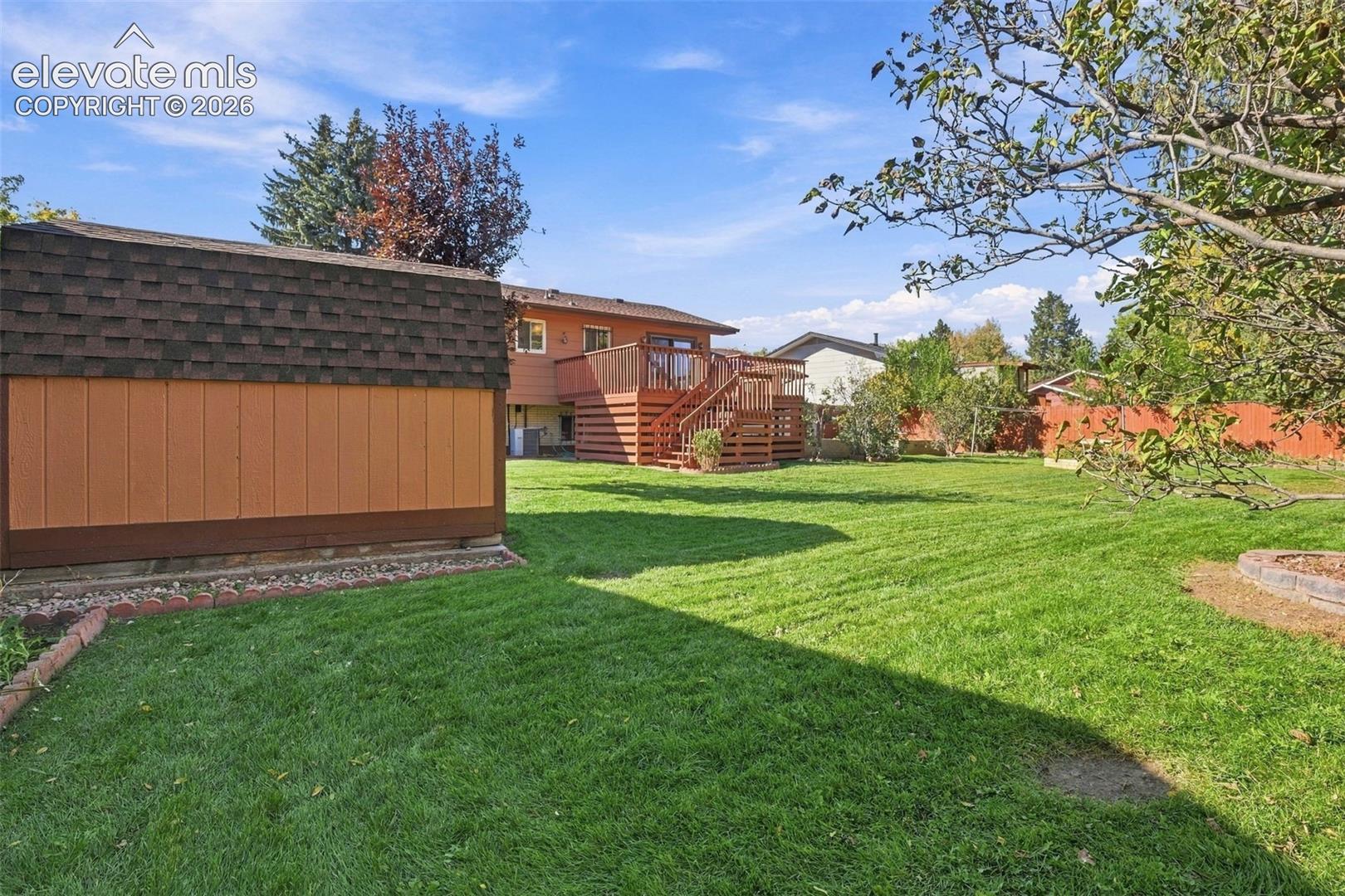 Listing photo 10 for 319 Fairfax Street