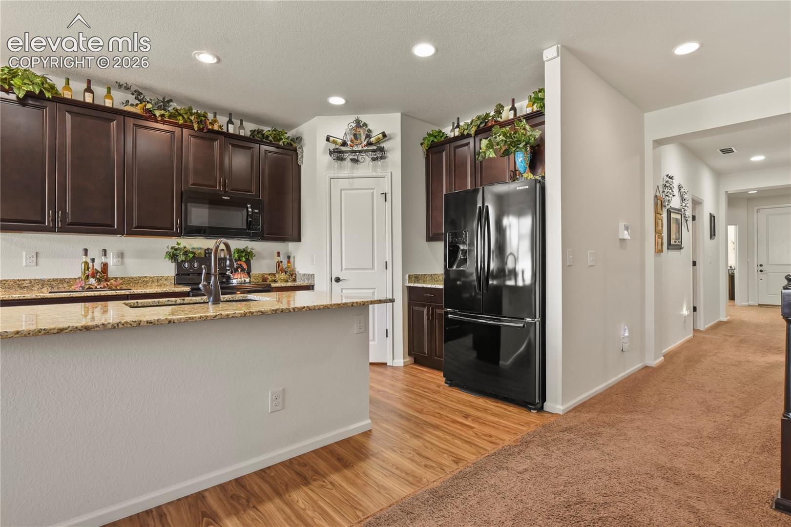Listing photo 6 for 3921 John Court