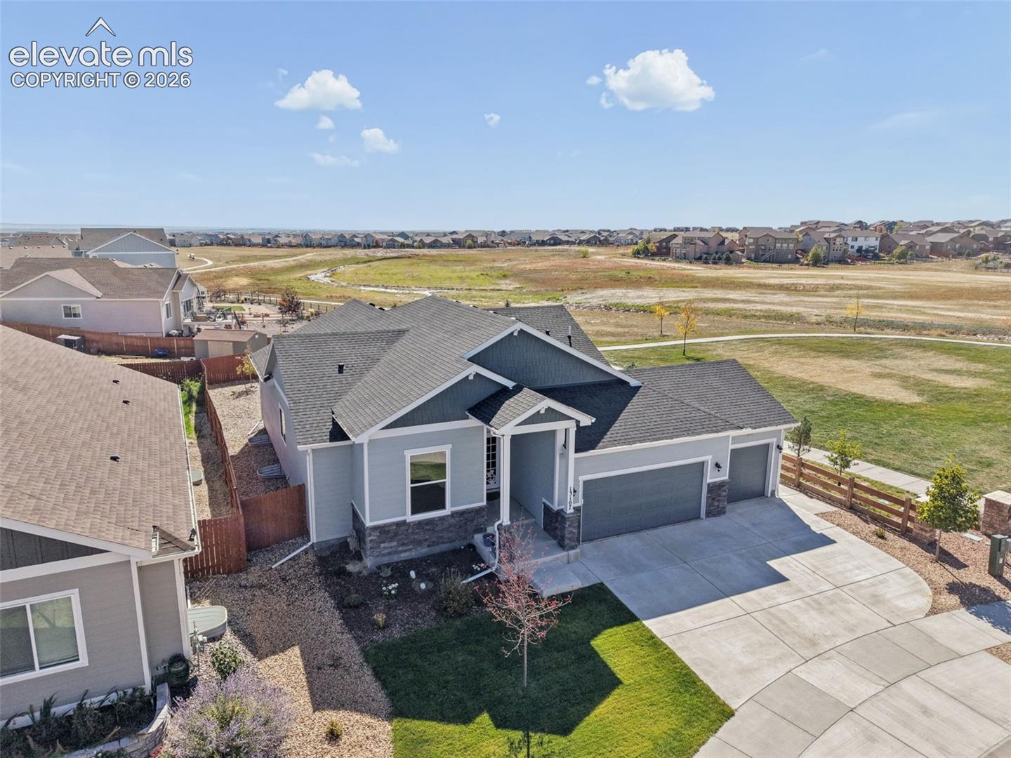 Listing photo 31 for 13107 Parkland Drive